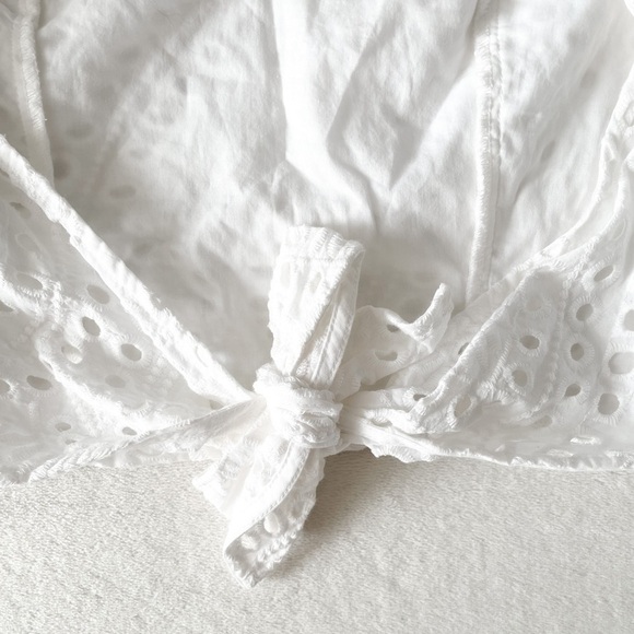 Nwot Open-Back Eyelet Blouse - Picture 12 of 12